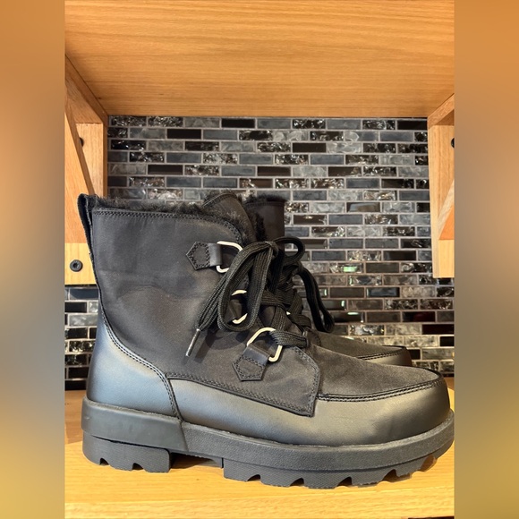 Torrid Cold Weather Booties Side Zip Fur lined Boots Women 10 WW Black NWT - Picture 5 of 8